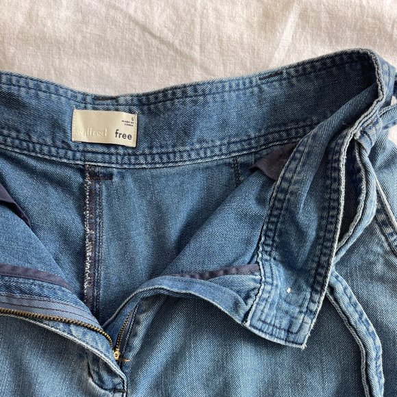 Aritizia || Wilfred High-Waisted Shorts - Picture 3 of 4